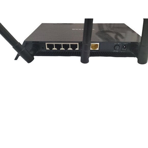 NETGEAR R6700V3‎ Nighthawk AC1750 Smart WiFi Router - Picture 3 of 4